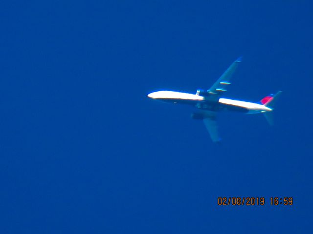 Boeing 737-900 (N867DN)