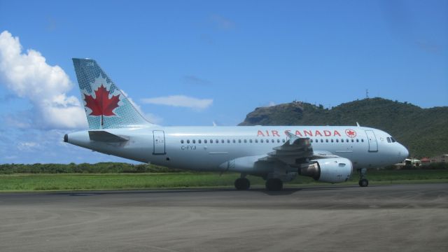 Airbus A320 (C-FYJI)