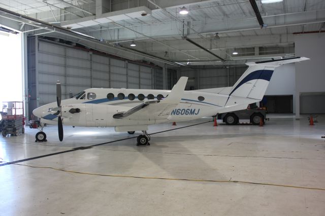 Beechcraft Super King Air 350 (N606MJ)