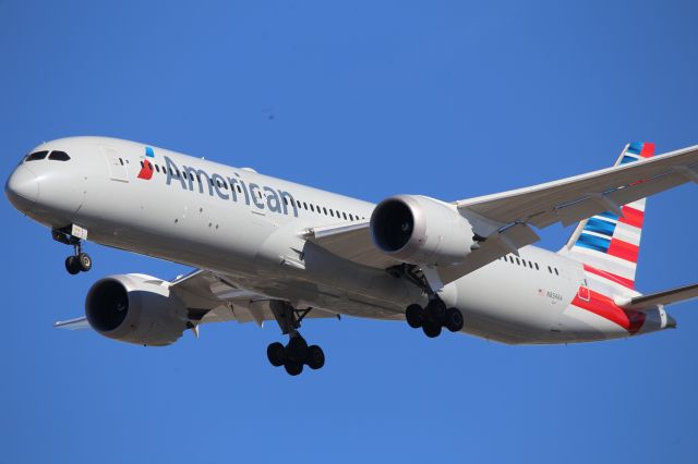 Boeing 787-9 Dreamliner (N834AA)