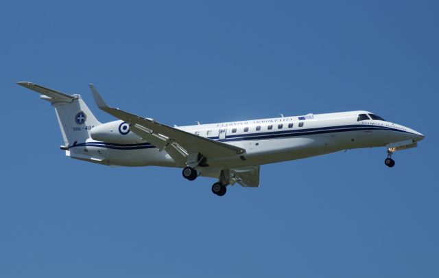 Embraer ERJ-135 (135L484)