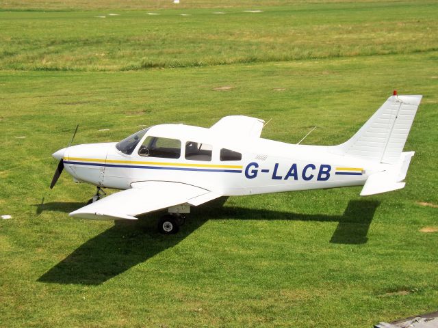 Piper Cherokee (G-LACB)