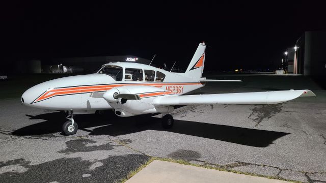 Piper Apache (N5236Y) - Welcome Home !