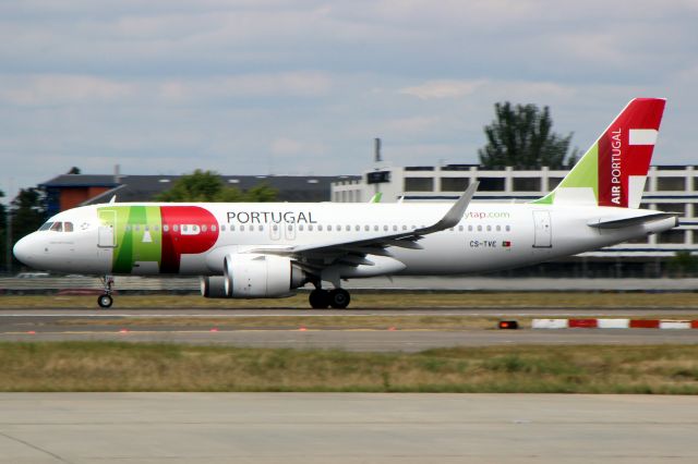 Airbus A320neo (CS-TVE) - Departing rwy 27R on 19-Jul-20 operating flight TAP2913 to LPPT.