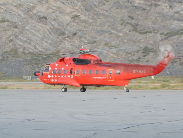 Sikorsky Sea King (OY-HAG) - Taxiing