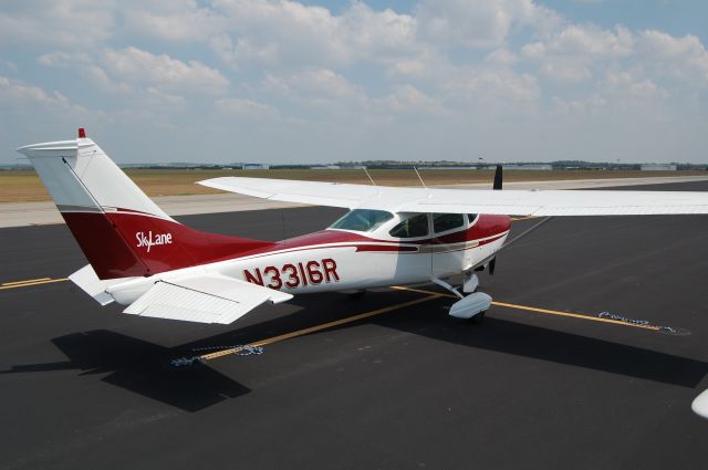 Cessna Skylane (N3316R)