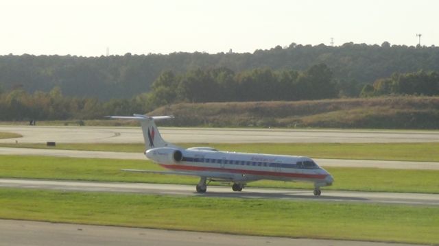 Embraer ERJ-135 (N853AE)