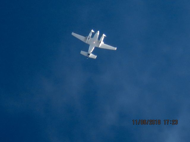 Beechcraft King Air 90 (N390PS)