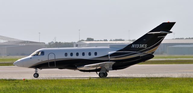 Hawker 800 (N133KS)