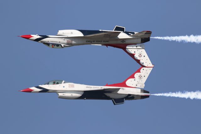 Lockheed F-16 Fighting Falcon — - USAF Thunderbirds performing a Calypso pass at the Gulf Coast Salute. Questions about this photo can be sent to Info@FlewShots.com