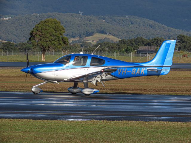 Cirrus SR-22 (VH-8AK)