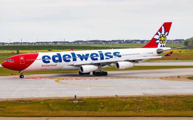 Airbus A340-300 (HB-JMD)