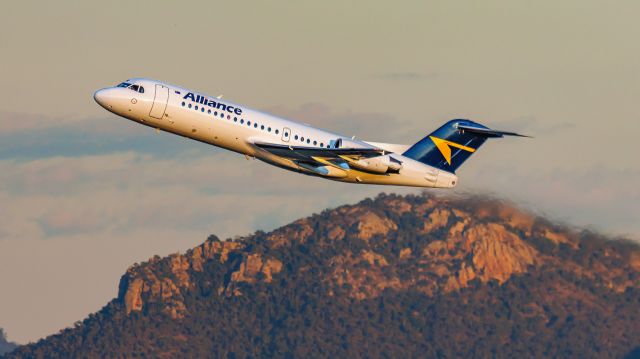 Fokker 100 (VH-QQR)