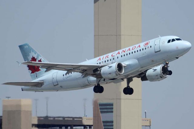 Airbus A319 (C-FARO) - Air Canada Airbus A319-114 C-FARO first flew as D-AVYQ on December 1, 1997. Its construction number is 757. It was delivered to Air Canada on December 12, 1997.