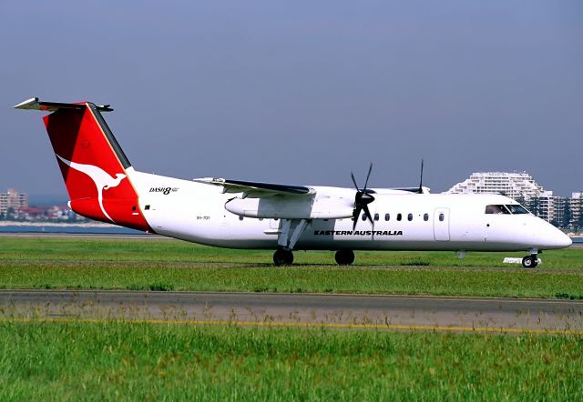 de Havilland Dash 8-300 (VH-TQY)