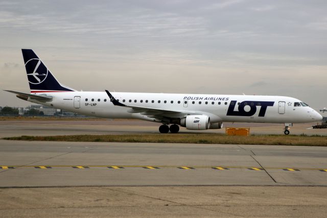 Embraer ERJ-190 (SP-LNP) - Taxiing to Terminal 2 on 16-Sep-19 operating flight LOT281 from EPWA.