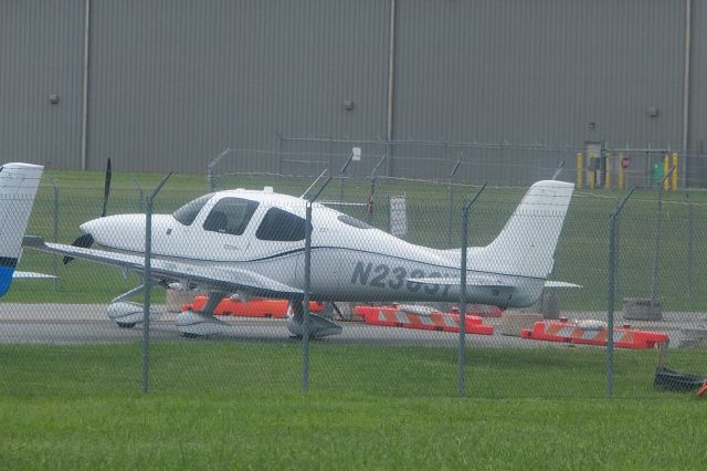 Cirrus SR-22 (N238SY)