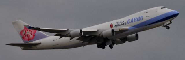 Boeing 747-400 (B-18715)