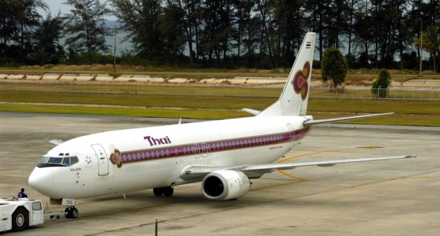 BOEING 737-400 (HS-TDG) - 2003 - Old 737, still with Thai!