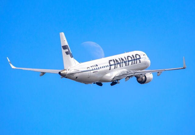 Embraer ERJ-190 (OH-LKL)