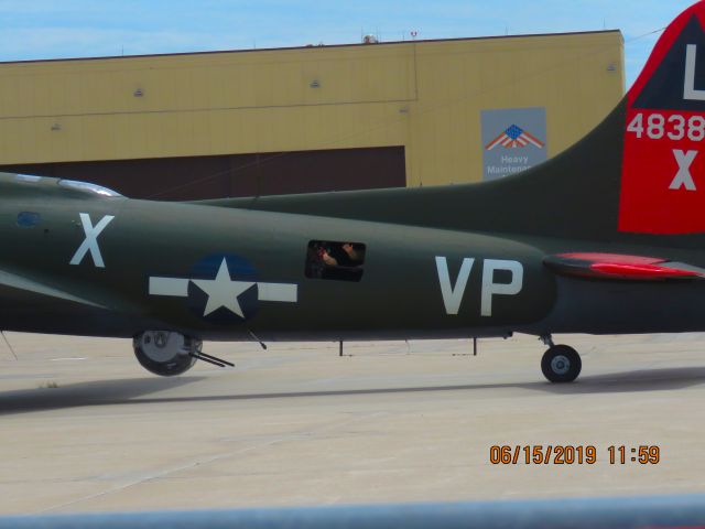 Boeing B-17 Flying Fortress (N7227C)