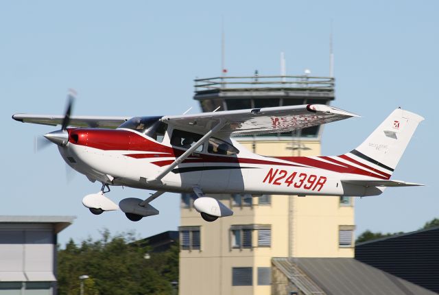 Cessna Skylane (N2439R)