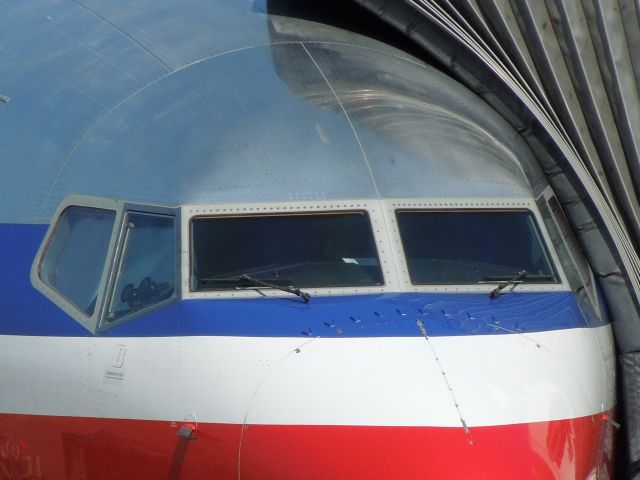 Boeing 737-800 — - The eyes of a 737 in Dallas