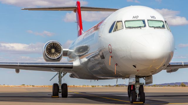 Fokker 100 (VH-NHO)