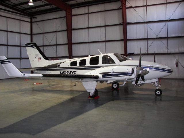 Beechcraft Baron (58) (N58PE)