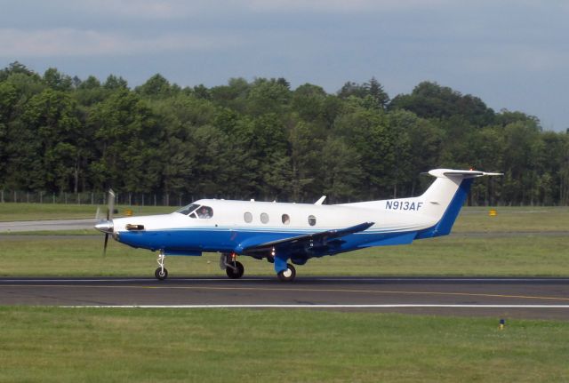 Pilatus PC-12 (N913AF) - Take off RW34.