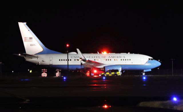 Boeing 737-700 (01-0015) - "sam186" usaf c-40b 01-0015 arriving in shannon 21/11/20.