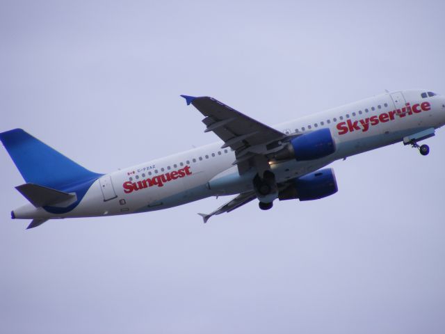 Airbus A320 (C-FZAZ)