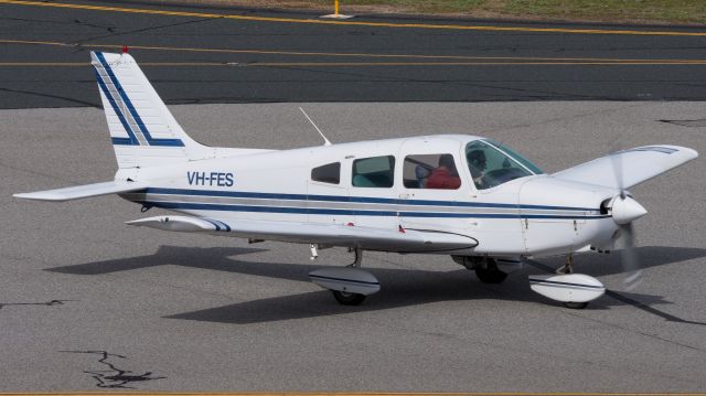 Piper Cherokee (VH-FES)