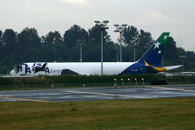 BOEING 767-300 (PR-ABD) - KPAE cn:34245/934 - originally delivered new to ABSA Cargo July 2005 - this jet shown new at Boeing Everett before winglets added. 