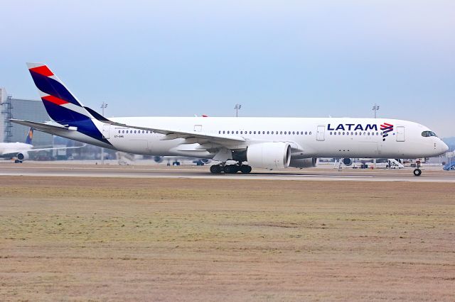 Airbus A350-900 (A7-AMA)