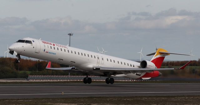 Canadair Regional Jet CRJ-100 (EC-MVC)