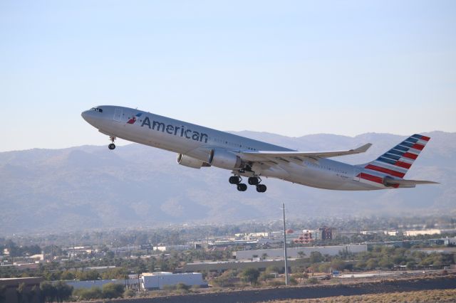 Airbus A330-300 (N270AY)