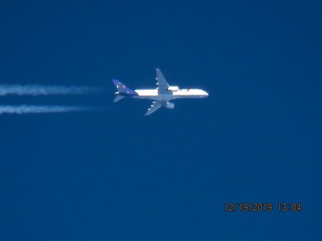 Boeing 757-200 (N790FD)