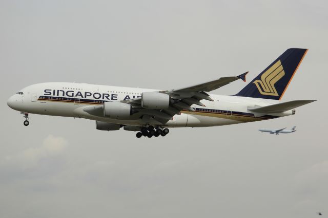 Airbus A380-800 (9V-SKF)