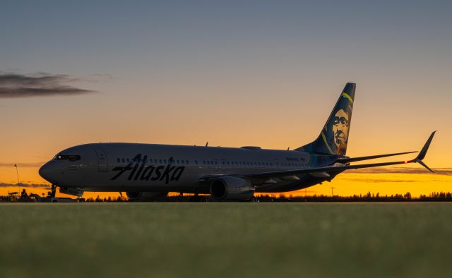 Boeing 737-900 (N464AS)