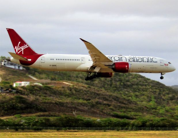 Boeing 787-9 Dreamliner (G-VAHH)