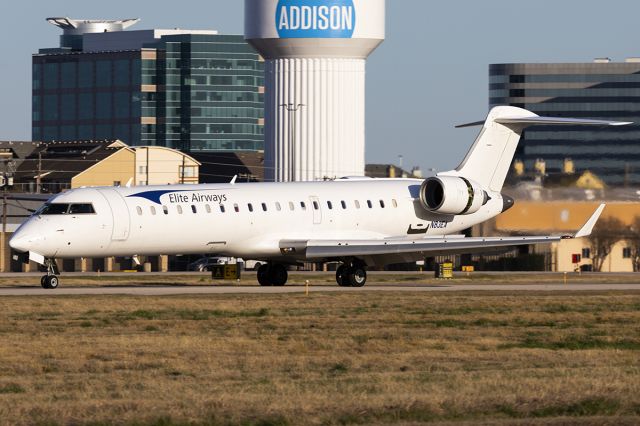 Canadair Regional Jet CRJ-700 (N83EA)