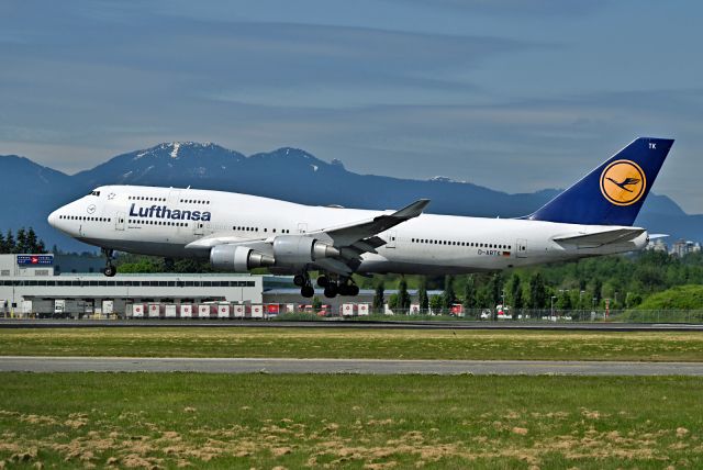 Boeing 747-400 (D-ABTK)