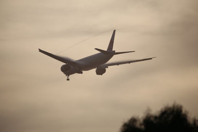 BOEING 777-300ER (B-18001)