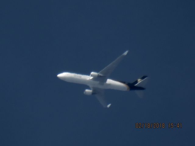 BOEING 767-300 (N302UP)