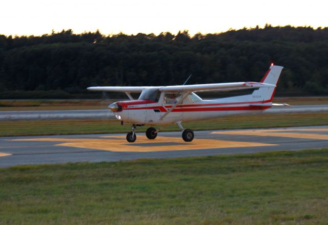 Cessna 152 (N69204) - Taxiing by on my first solo.