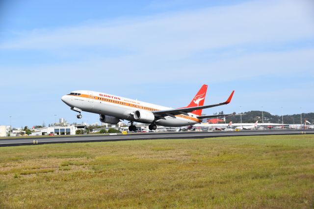 Boeing 737-800 (VH-XZP) - off to the big smoke