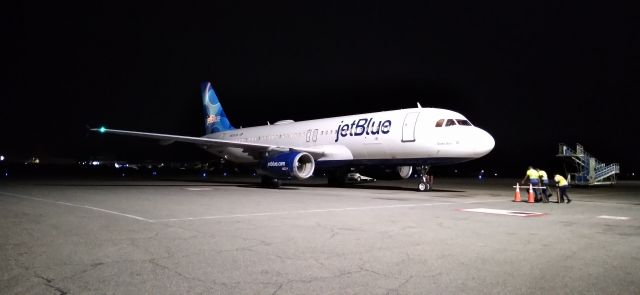 Airbus A320 (N535JB)