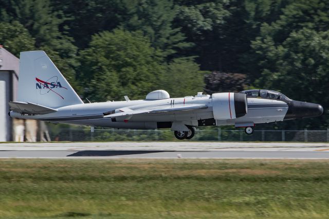 Martin WB-57 (N926NA) - NASA926 arriving at Hanscom from Ellington.