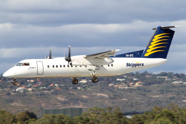 de Havilland Dash 8-300 (VH-XFZ)